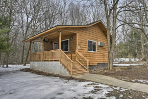 Pet-Friendly Wisconsin Dells Studio with Porch!, Wisconsin Dells